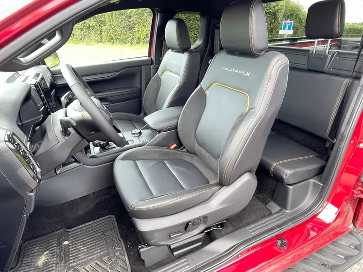 <em class="placeholder">Sièges avant du Ford Ranger Wildtrak X SuperCab</em>