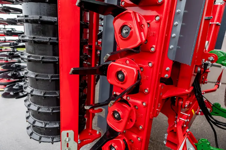 <em class="placeholder">Dents de la herse rotative Horsch Kredo HD.</em>