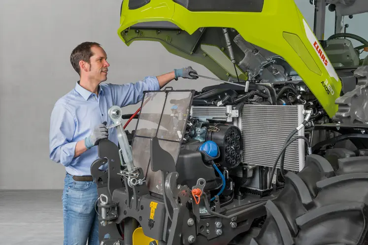 <em class="placeholder">Vue des radiateurs du tracteur Claas Axos série 3</em>