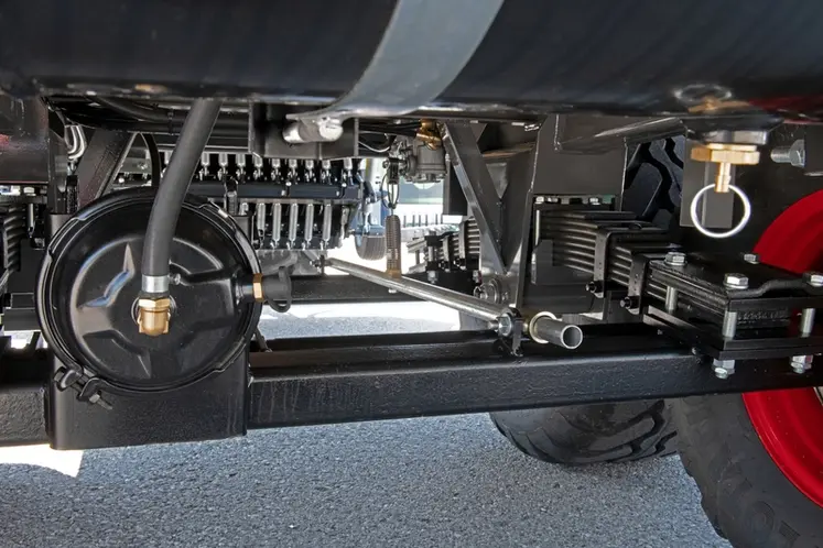 <em class="placeholder">Freinage double ligne pneumatique de remorque autochargeuse Fendt </em>