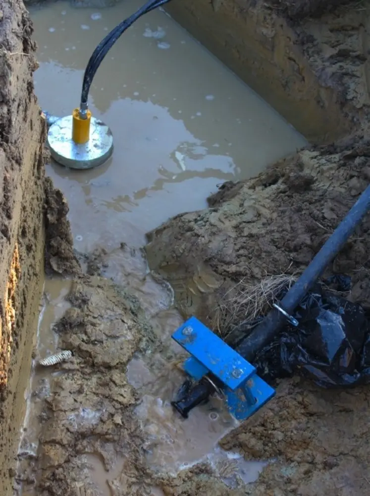 <em class="placeholder">Pompe hydraulique Brard-et-Sarran servant à l&#039;extraction des eaux sales sorties du drain.  </em>
