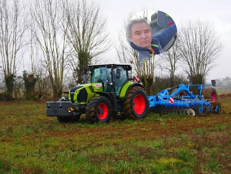 <em class="placeholder">Tracteur Claas Arion 660 CMatic au travail avec un déchaumeur Lemken Rubin 10</em>
