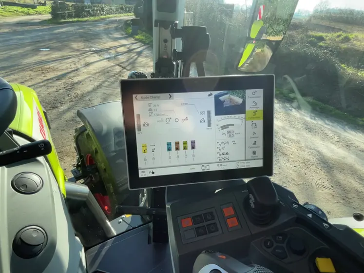 <em class="placeholder">Terminal Cebis du Claas Arion 660 CMatic.</em>