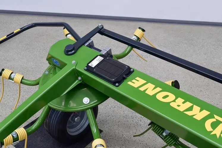 <em class="placeholder">Boîtier connecté Krone sur un outil Krone.</em>