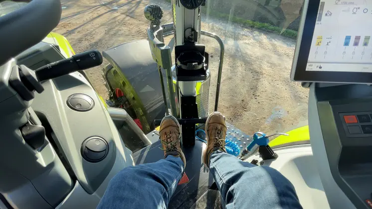<em class="placeholder">Trompette sonore du pack Machine du Claas Arion 660 CMatic.</em>