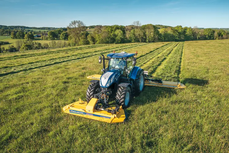 Tracteur et faucheuse New Holland 
