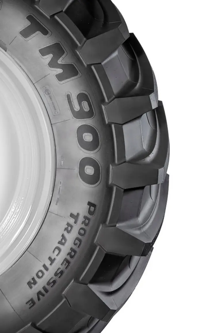 <em class="placeholder">vue sur le flanc du pneumatique Trelleborg TM900 ProgressiveTraction.</em>