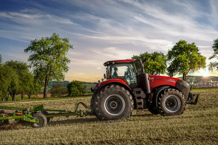 <em class="placeholder">Tracteur Case IH Magnum avec un déchaumeur Amazone</em>