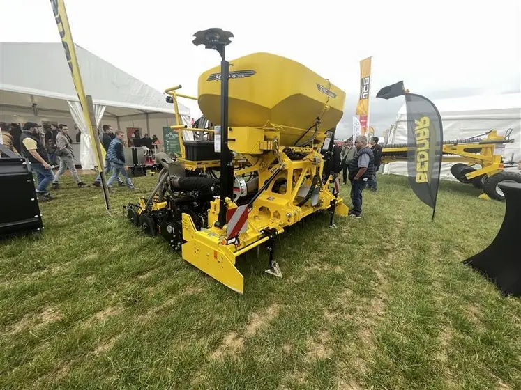 <em class="placeholder">Combiné de semis Bednar au Salon Innov-Agri d'Essigny-le-Grand dans l'Aisne</em>