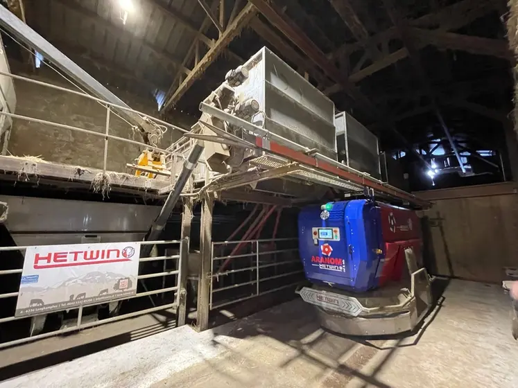 <em class="placeholder">Robot d'alimentation Hetwin à la cuisine</em>