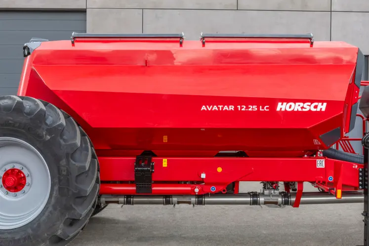 <em class="placeholder">Semoir Horsch Avatar 12 LC</em>