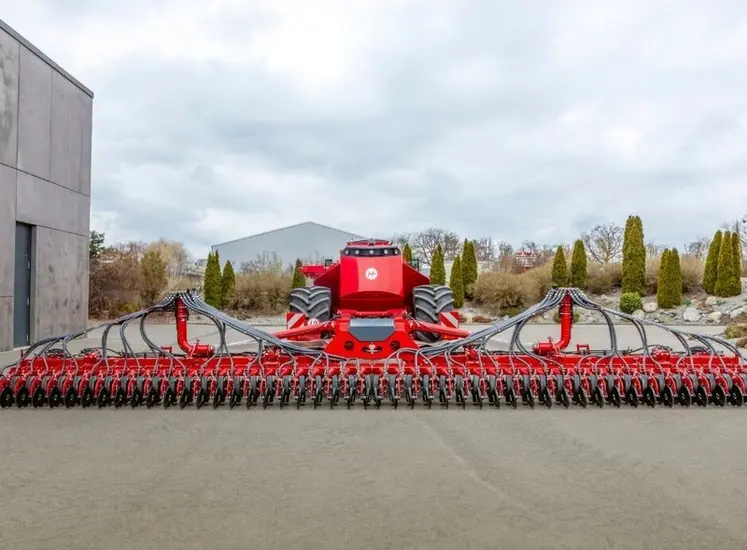 <em class="placeholder">Semoir Horsch Avatar 12 LC</em>