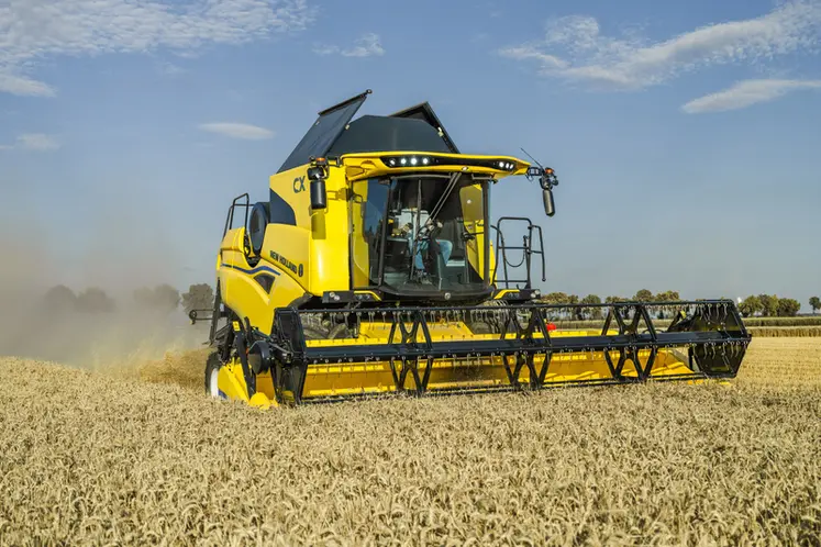 <em class="placeholder">Moissonneuse-batteuse New Holland CX5</em>
