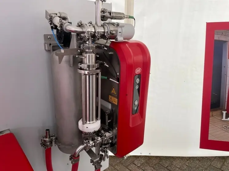 <em class="placeholder">Robot de traite Lely Astronaut A5 Next,</em>