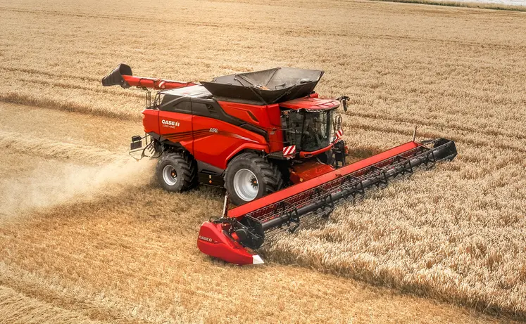 <em class="placeholder">Moissonneuse-batteuse Case IH Axial Flow AF9 et barre de coupe VariCut G500V</em>
