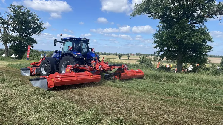 Faucheuse Kuhn à groupeur à vis au Salon de l'herbe 2025