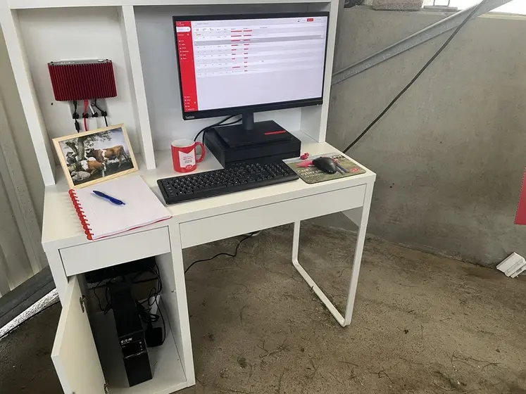 Lely Hub et ordinateur avec logiciel lely Horizon