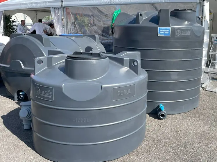 <em class="placeholder">Cuves verticales aériennes pour le stockage de l'eau de La Gée exposées au Space 2024</em>