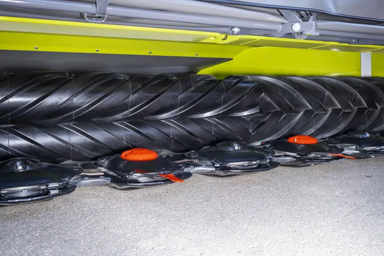 <em class="placeholder">Faucheuse Claas Disco Contour</em>