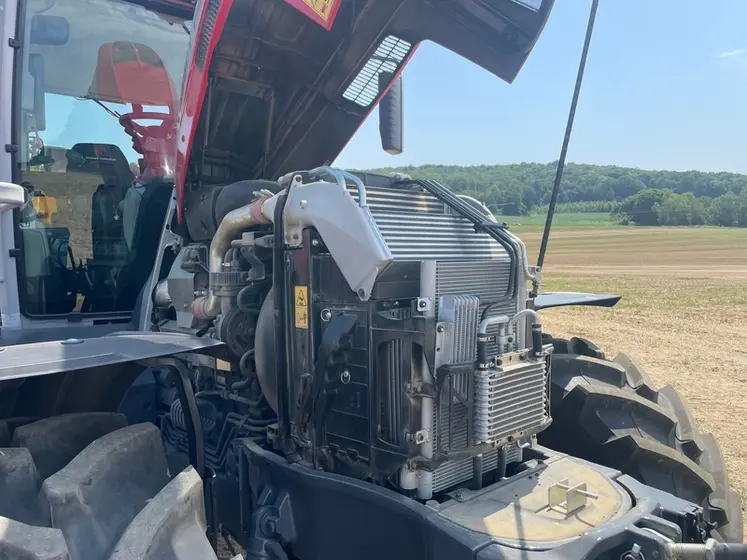 <em class="placeholder">Bloc de radiateurs de tracteur Massey Ferguson MF 8S Xtra</em>
