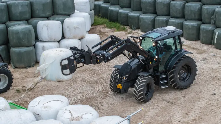 <em class="placeholder">tracteur valtra A105 A115</em>