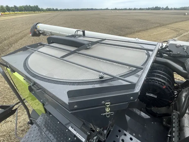 Refroidissement horizontal sur les moissonneuses-batteuses Claas Trion 750 et 760