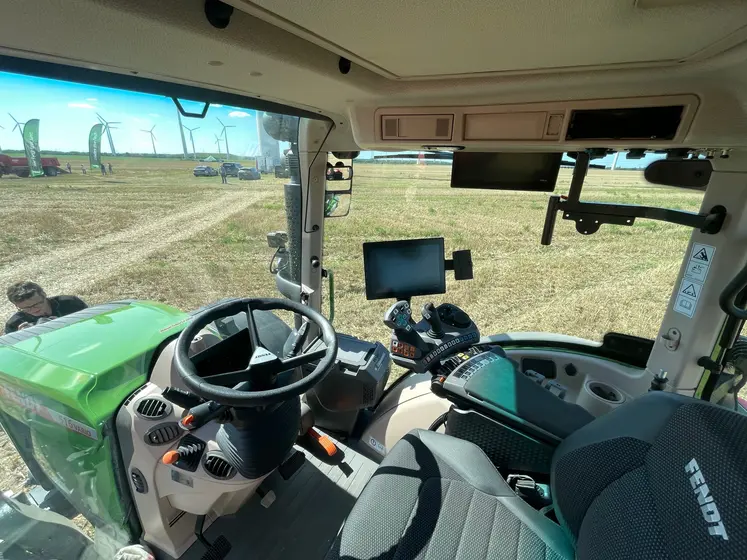 environnement FendtOne du tracteur Fendt 500 VarioDrive Gen4.