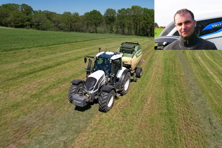 <em class="placeholder">Tracteur Valtra N155ED avec une presse à balles rondes Krone.</em>