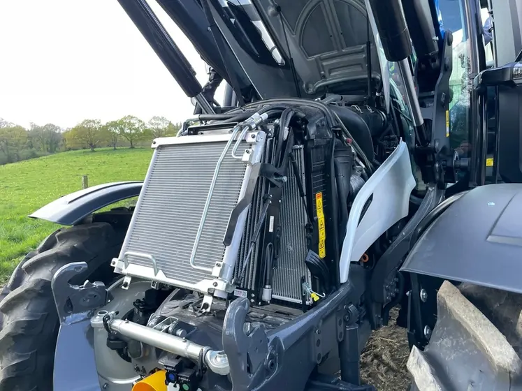 <em class="placeholder">Moteur Valtra N155 ED</em>