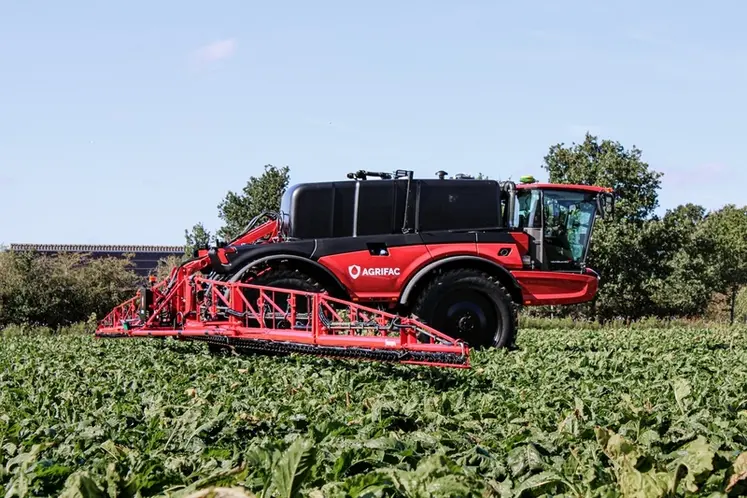 <em class="placeholder">Pulvérisateur automoteur Agrifac Vangiuar 67</em>