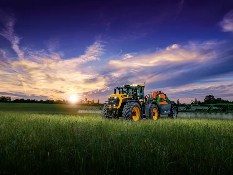 <em class="placeholder">tracteur Fastrac 6000 JCB</em>