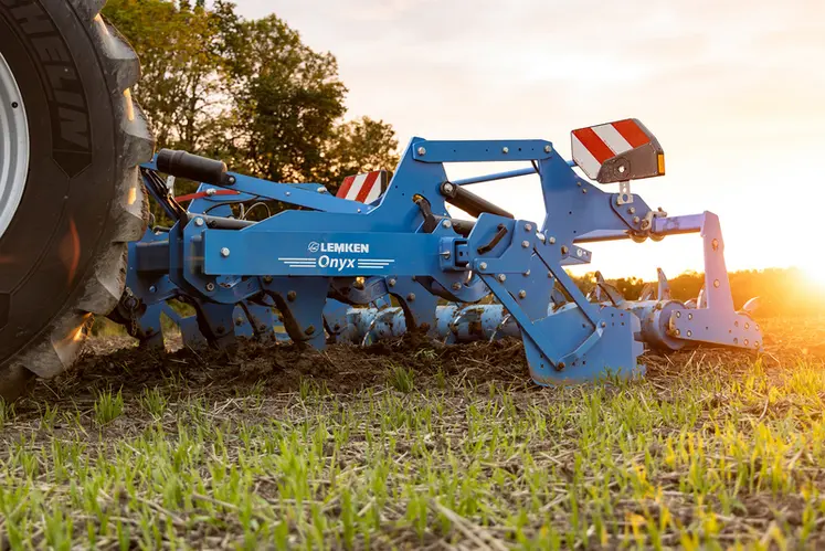 <em class="placeholder">Décompacteur Lemken Onyx</em>