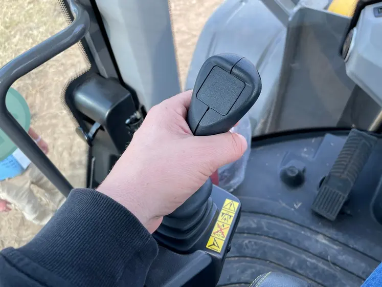 <em class="placeholder">chargeuse New Holland W170D+ Forage Power</em>