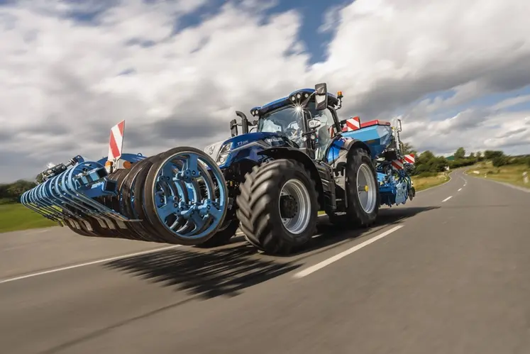 <em class="placeholder">Tracteur New Holland T7 empattement standard </em>