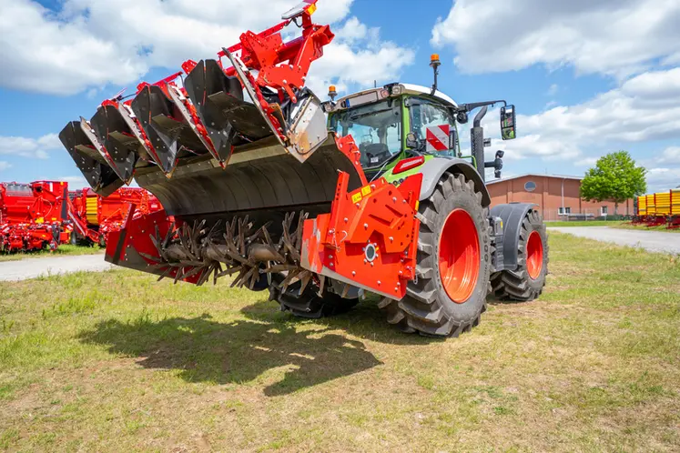 <em class="placeholder">Fraise rotative Grimme avec Go-Clean</em>