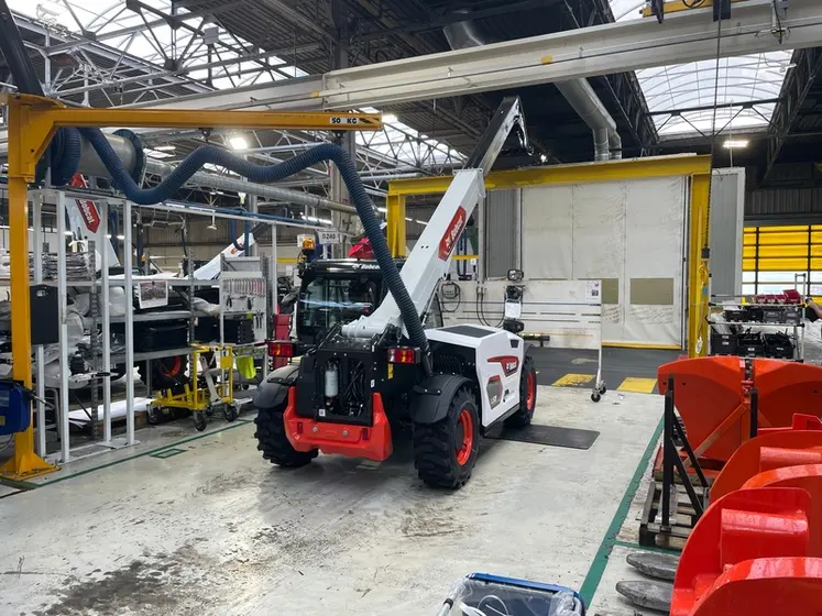 <em class="placeholder">Test final de chargeur télescopique Bobcat à l'usine de Pontchâteau en Loire-Atlantique</em>