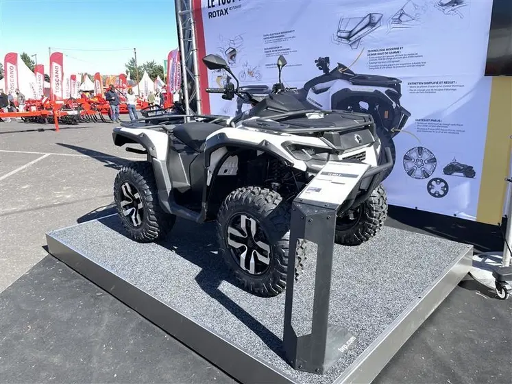 <em class="placeholder">Quad électrique Can Am Outlander EV.</em>