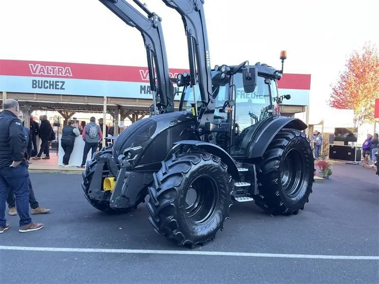 <em class="placeholder">Tracteur Valtra A5</em>