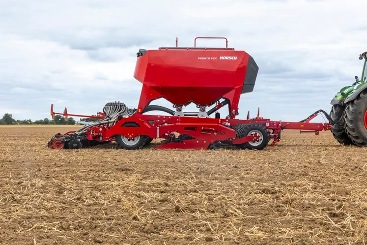 <em class="placeholder">Semoir en ligne Horsch Pronto 9 DC</em>