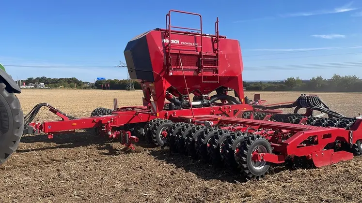 <em class="placeholder">Semoir en ligne Horsch Pronto 9 DC</em>
