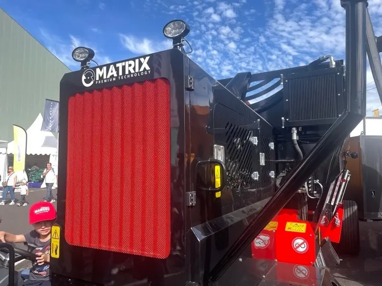 <em class="placeholder">Mélangeuse Matrix Monster au Sommet de l'Elevage 2025</em>
