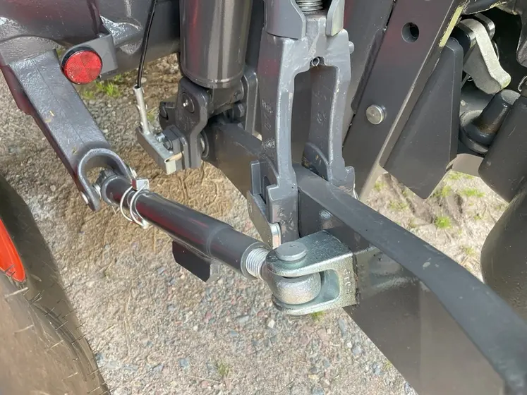<em class="placeholder">Stabilisateur réglable du tracteur Claas Axos 3.105</em>