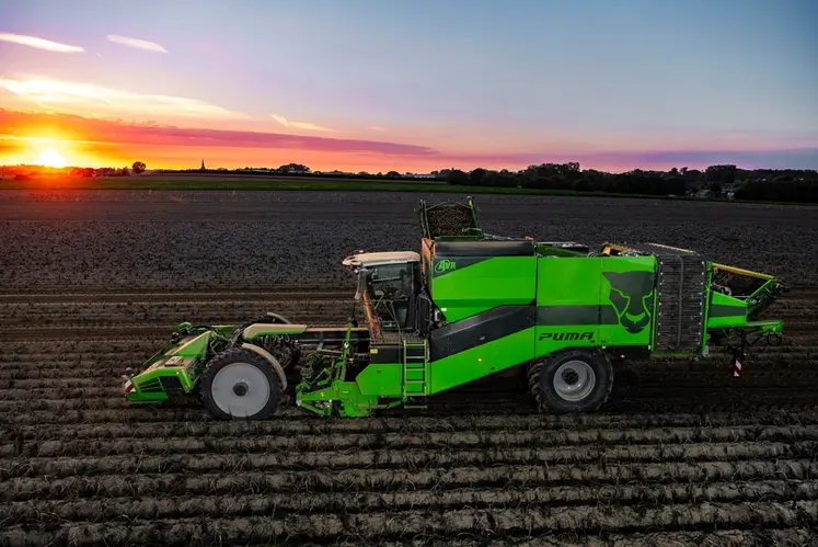 <em class="placeholder">arracheuse automotrice de pommes de terre AVR Puma 5 </em>