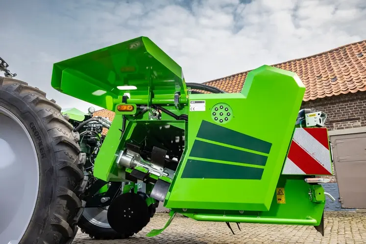 <em class="placeholder">arracheuse automotrice de pommes de terre AVR Puma 5 </em>