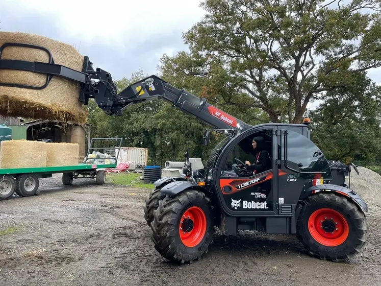 <em class="placeholder">Chargeur télescopique Bobcat V-Drive Black Limited Edition</em>