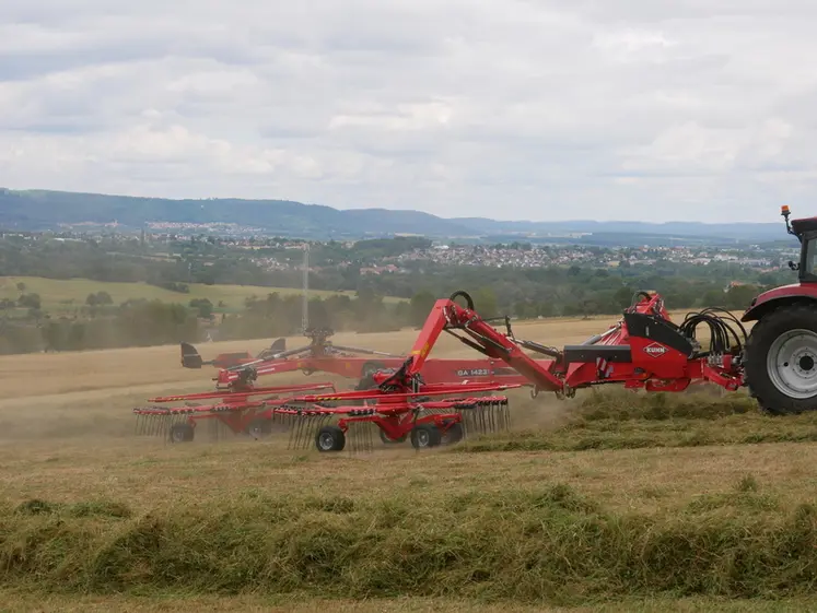 <em class="placeholder">Andaineur à quatre rotors Kuhn GA 14231 </em>