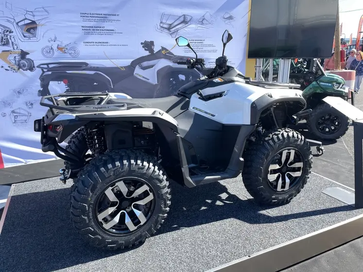 <em class="placeholder">Can-Am quad électrique Outlander EV.</em>