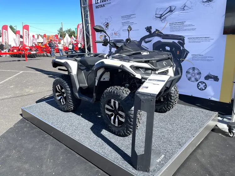 <em class="placeholder">Can-Am quad électrique Outlander EV.</em>