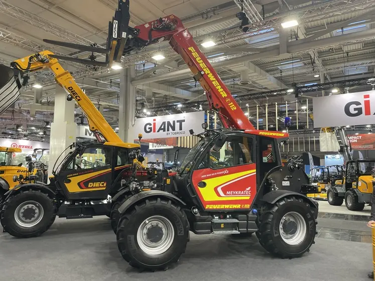 <em class="placeholder">Télescopique Dieci version pompiers allemands au salon Agritechnica 2025</em>