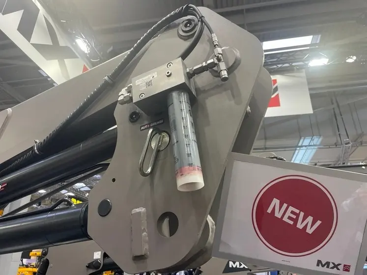 <em class="placeholder">Système de graissage automatique sur chargeur frontal MX au salon Agritechnica 2025</em>